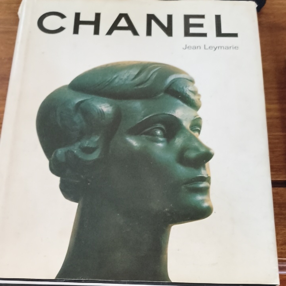 CHANEL Art Book with Green Sculpted Cover